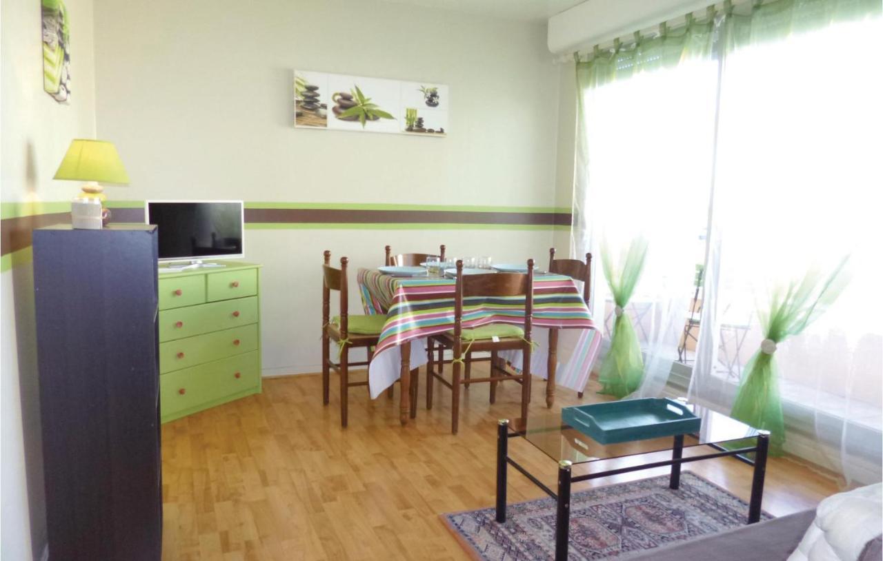 1 Bedroom Nice Apartment In Grandcamp Maisy Luaran gambar