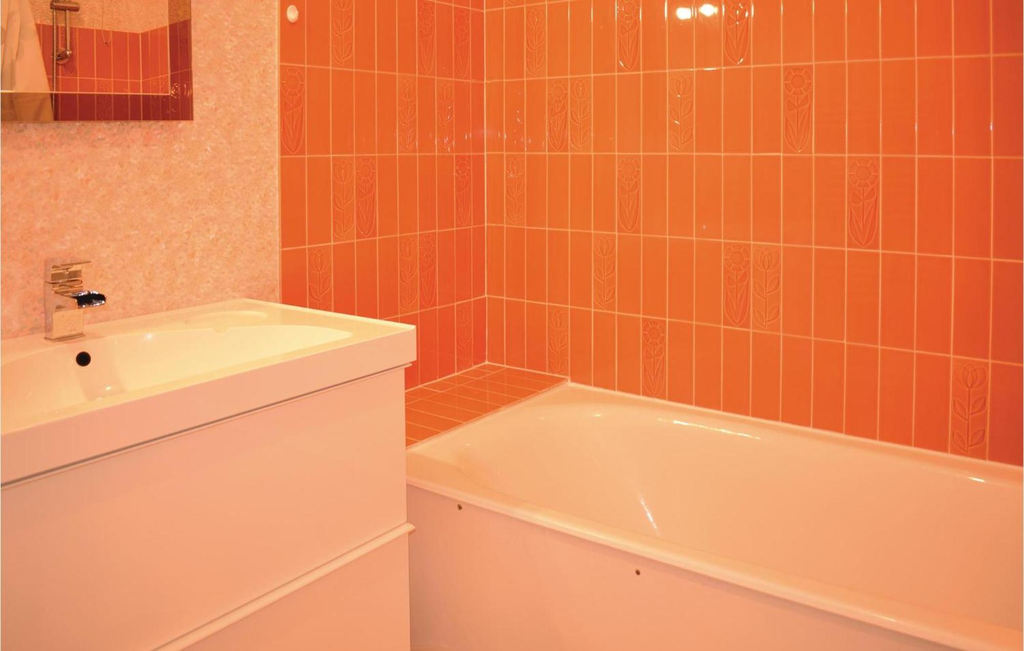 1 Bedroom Nice Apartment In Grandcamp Maisy Luaran gambar